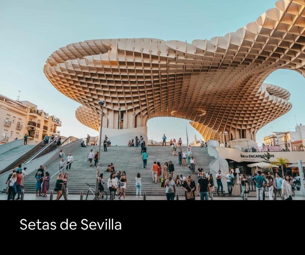 Budget And Cute Rooms With Balcony Sevilla Center Exterior foto