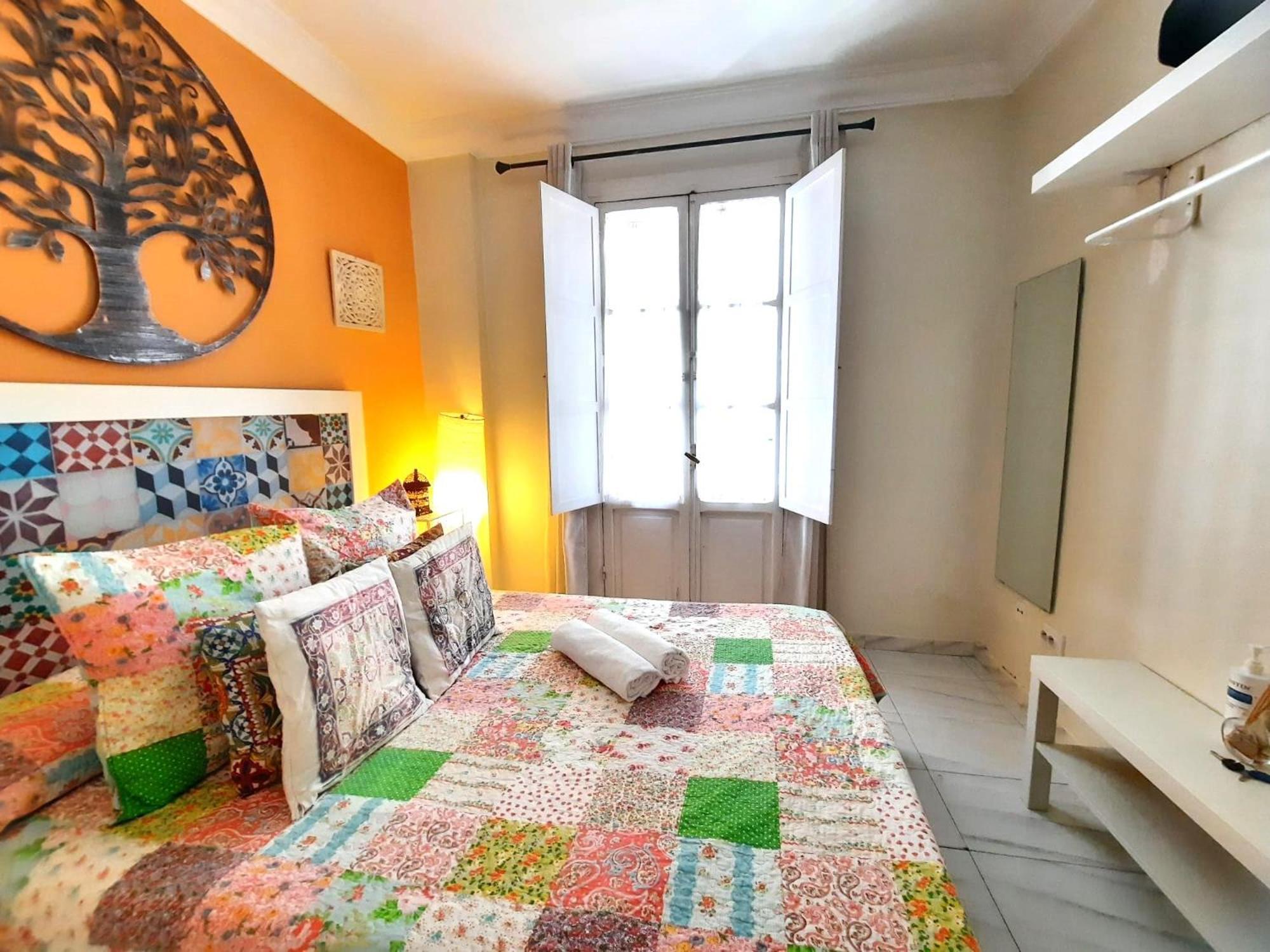 Budget And Cute Rooms With Balcony Sevilla Center Exterior foto